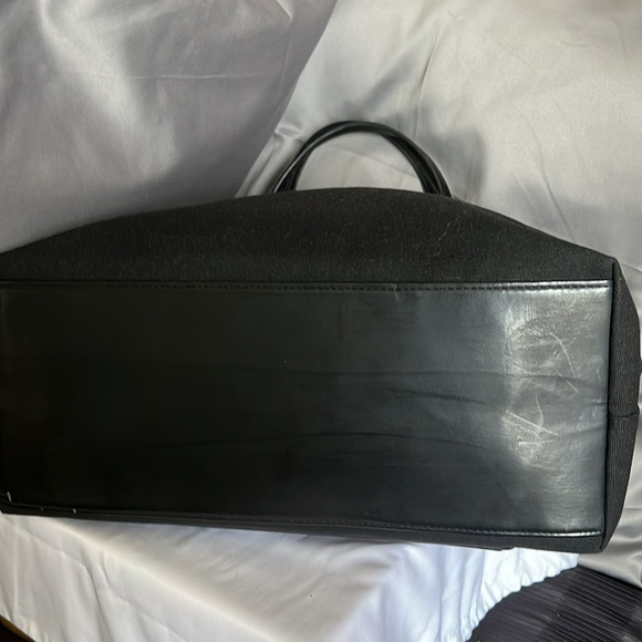Authentic GIVENCHY BLACK TOTE BAG - Picture 8 of 16